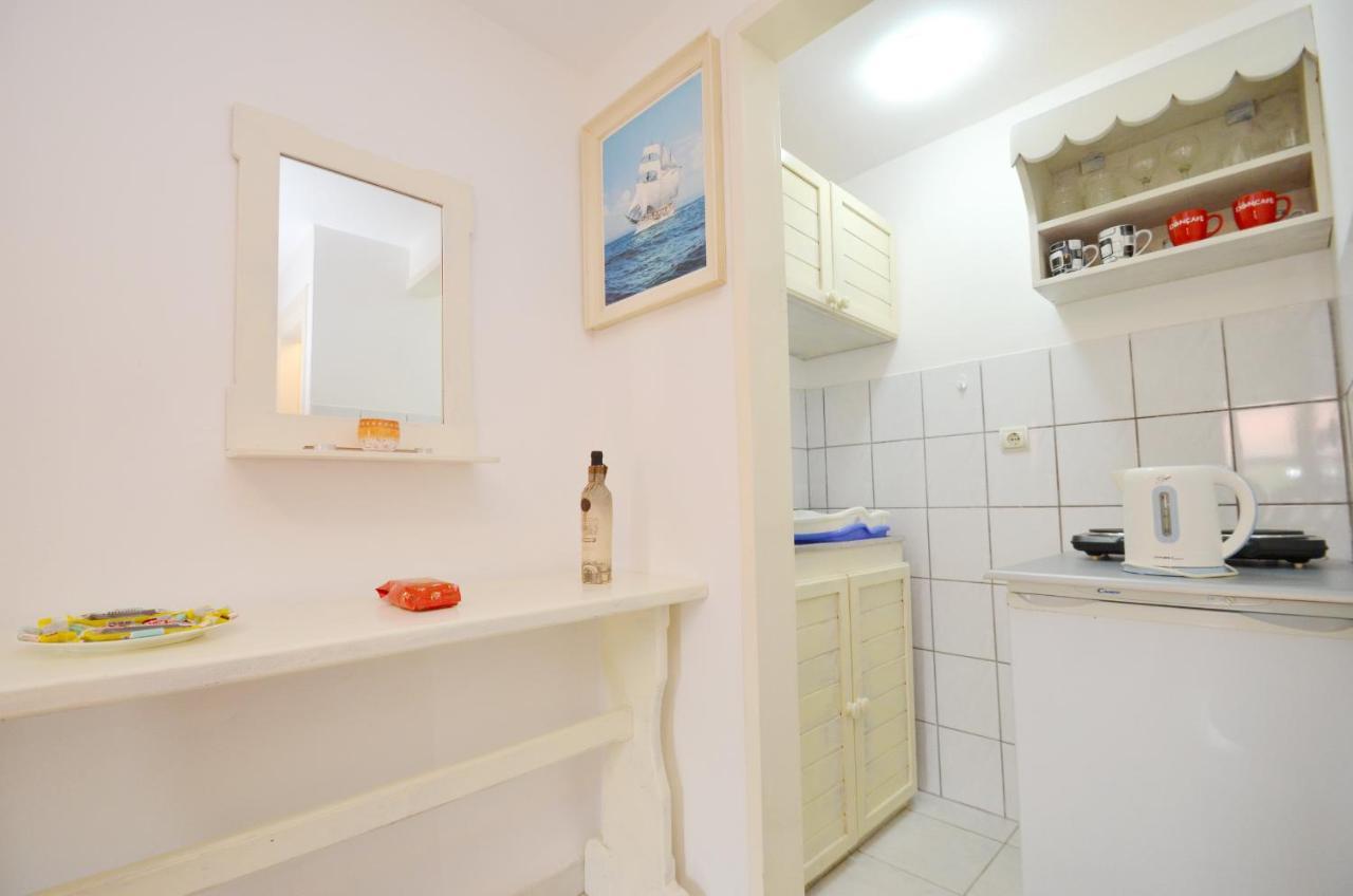 Leut Stone Residence Tivat Extérieur photo