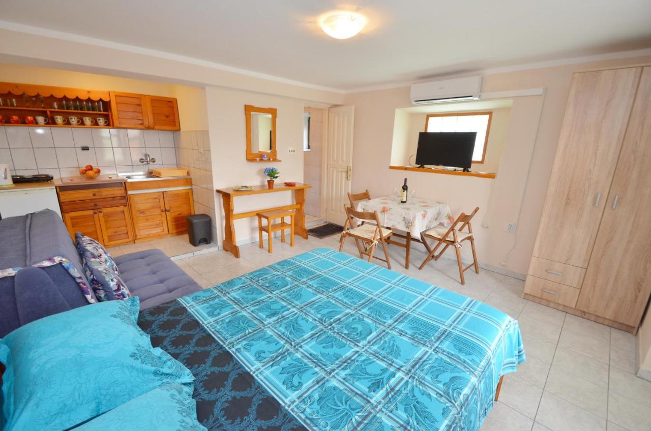 Leut Stone Residence Tivat Extérieur photo