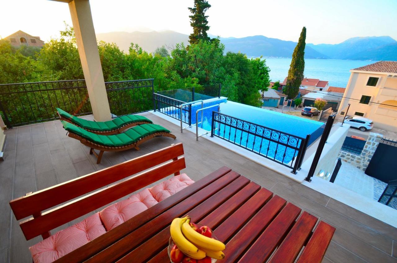 Leut Stone Residence Tivat Extérieur photo