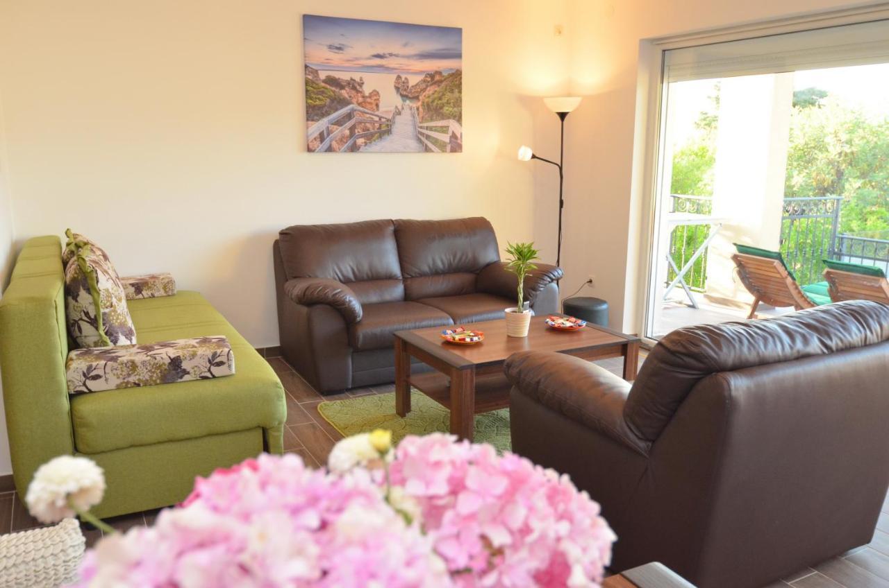 Leut Stone Residence Tivat Extérieur photo