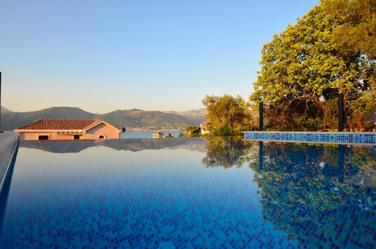 Leut Stone Residence Tivat Extérieur photo