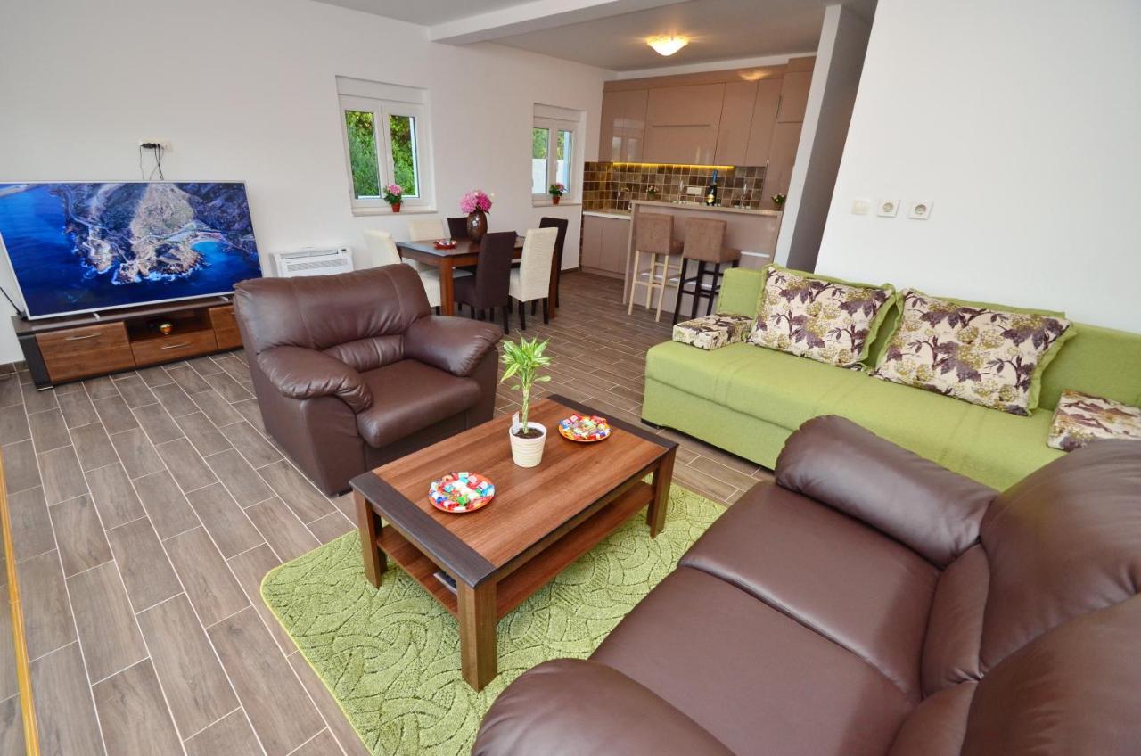 Leut Stone Residence Tivat Extérieur photo