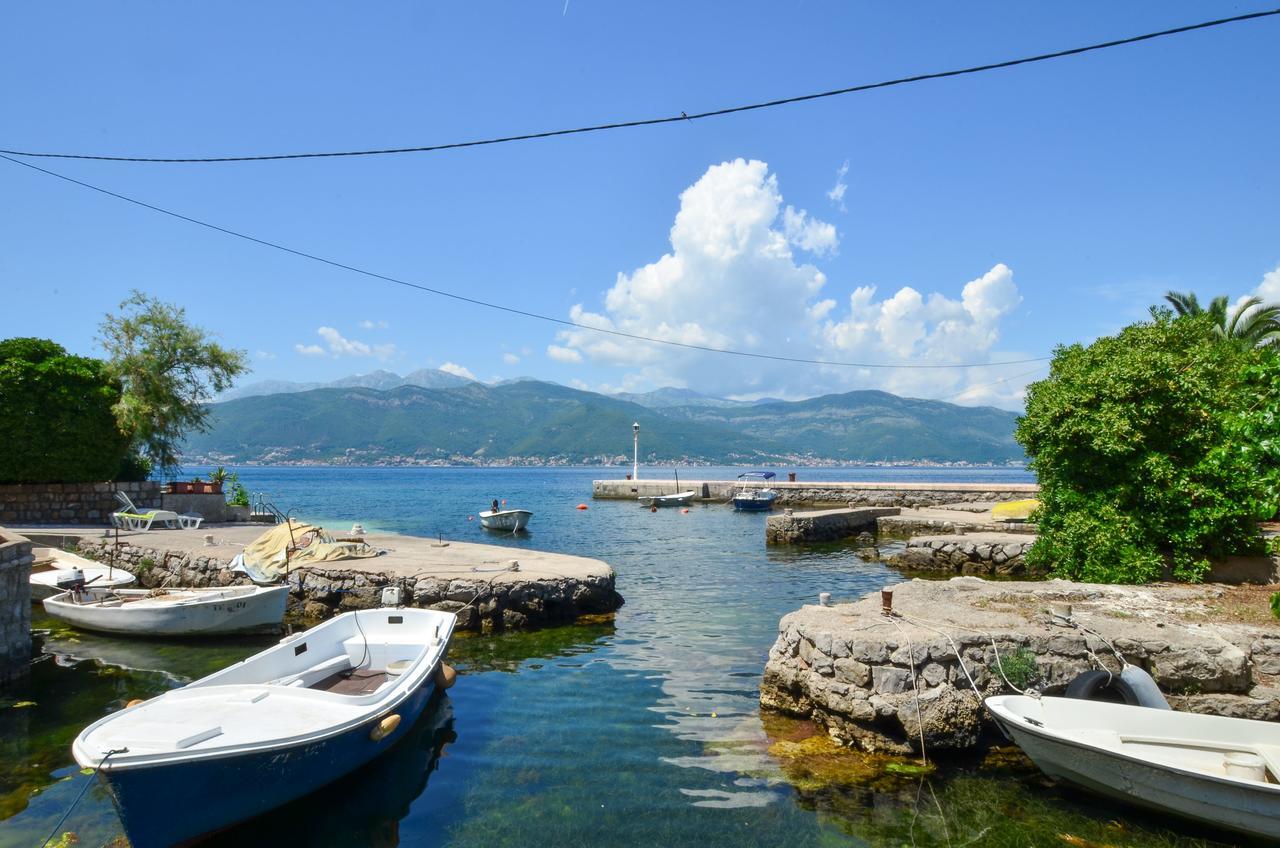 Leut Stone Residence Tivat Extérieur photo