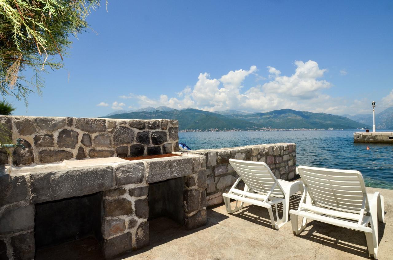 Leut Stone Residence Tivat Extérieur photo